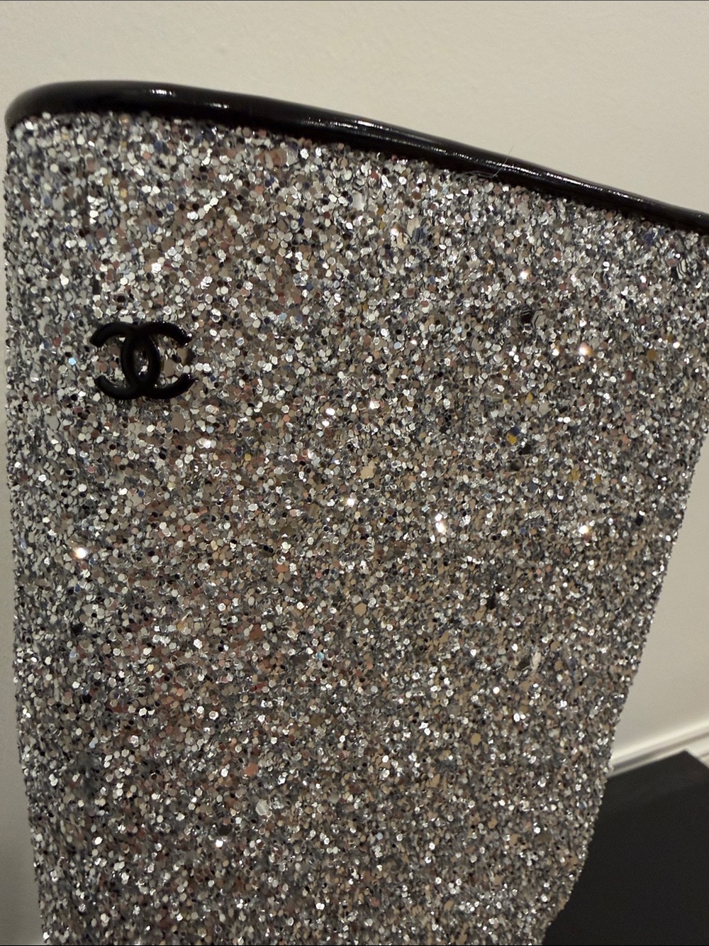 Chanel Silver Glitter Knee High Boots
Paris Fashion Week Iconic Runway 37.5 - Picture 9 of 17